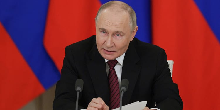 Vladimir Putin susține că Ucraina vrea o încetare a focului pentru reînarmare și mobilizare. „De ce să-i recompensăm oferindu-le o pauză?”