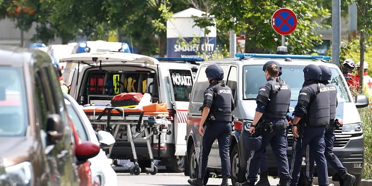 Noi detalii șocante ale atacului din Austria. Suspectul, fost elev la școala unde a produs tragedia