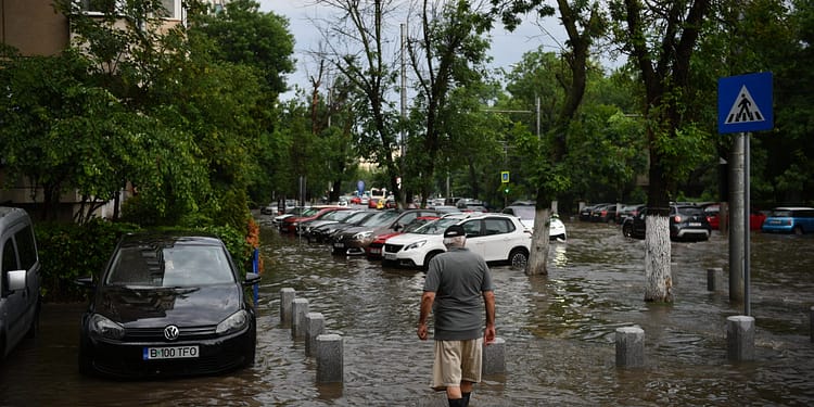 Ministrul Mediului trage „un semnal de alarmă” după furtuna de luni. „Probabil întregul București ar fi fost sub ape”