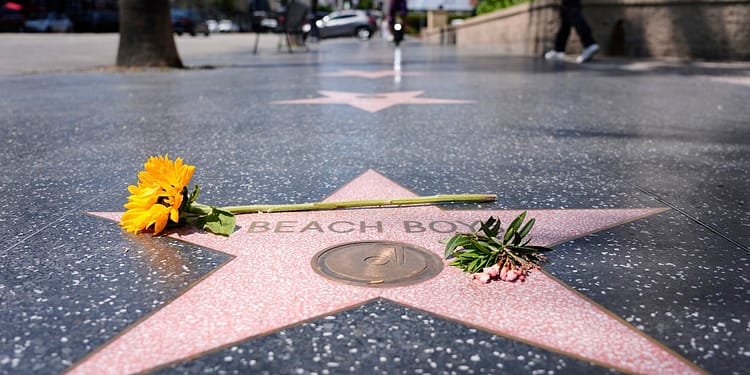 Brian Wilson, fondatorul legendarei trupe Beach Boys, a murit
