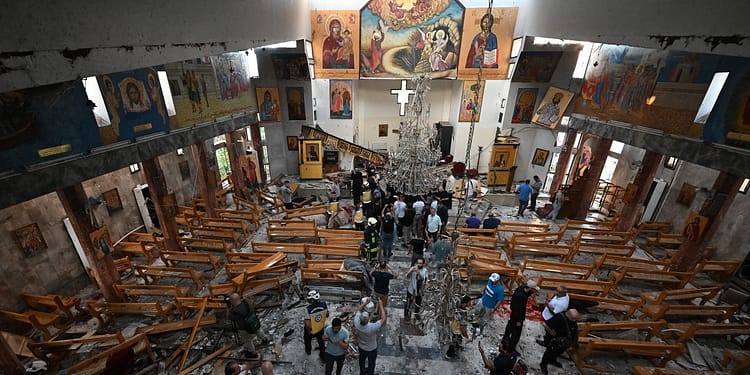 Carnagiu în Siria, după un atentat sinucigaş comis într-o biserică din Damasc