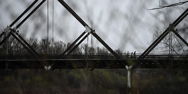 Podul peste râul Tisa dintre România şi Ucraina intră în reparaţii. Traficul rutier va fi restricţionat