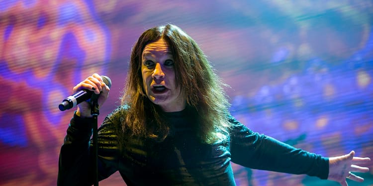 Cum a ajuns Ozzy Osbourne să fie supranumit „Prințul Întunericului”