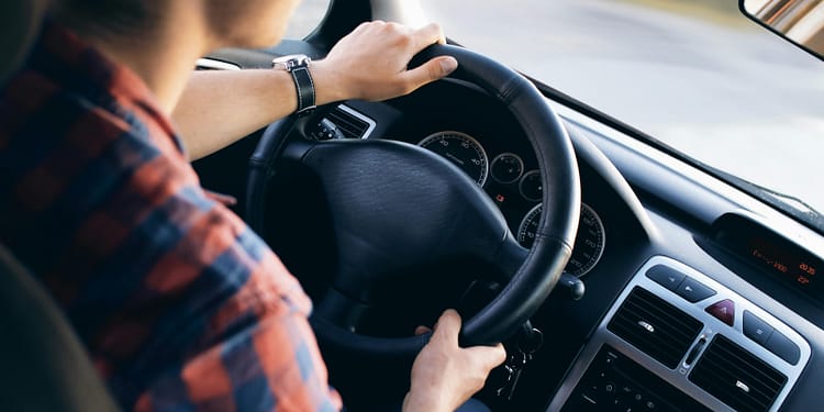 Noi reguli pentru șoferi: Minimum doi oameni într-o mașină și taxe zilnice. Peste 1,1 milioane de români sunt vizați de propuneri