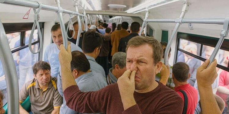 75% dintre bucureșteni încă sunt convinși că STB vine de la „Să Te Bășești!”
