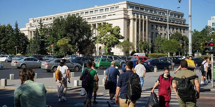 Ce noi categorii din populație vor plăti asigurări de sănătate de la 1 august și cum calculezi cât ai de plată