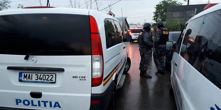 Trei oameni de afaceri reţinuţi şi alţi trei sub control judiciar într-un dosar privind rambursări ilegale de TVA. Prejudiciu de peste 9 milioane de euro