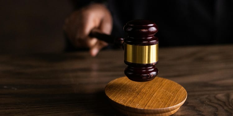 Procurorul general al Spaniei va fi judecat pentru scurgeri intenţionate de informaţii confidenţiale către presă