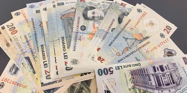 De vineri, 1 august, crește TVA. Scade coșul zilnic: Economia pe hârtie vs. buzunarul românului. Cifrele momentului