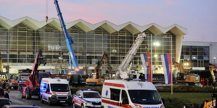 Arestări în Serbia, în urma tragediei de la Novi Sad, la aproape un an de la eveniment