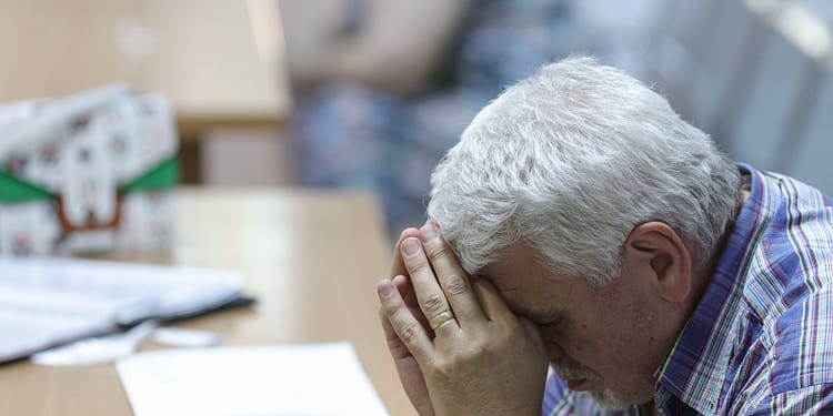 Schimbări majore la Pilonul II de pensii: Românii nu-și vor mai putea retrage toți banii deodată după pensionare, cu o excepție / Primele reacții