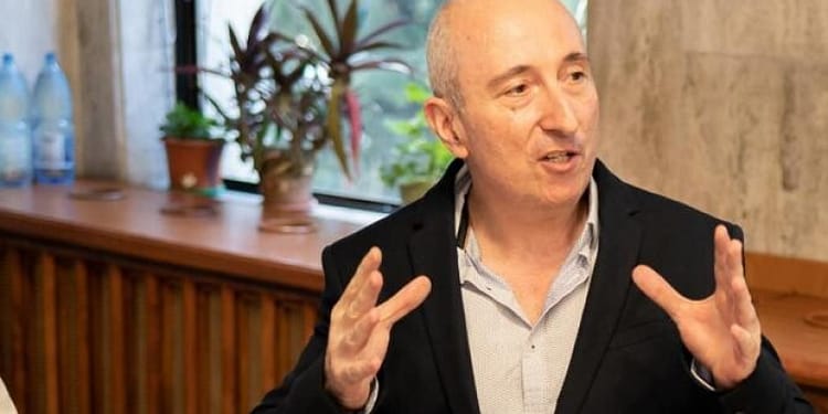 Prof. Ovidiu Pânișoară: În timp ce ne gândim la „eficientizări”, alții folosesc Mozart ca să economisească