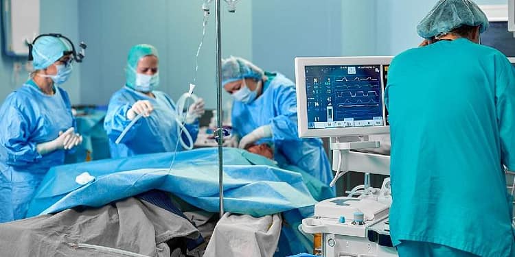 Reușită medicală. S-a făcut primul transplant de inima străzii în Pantelimon