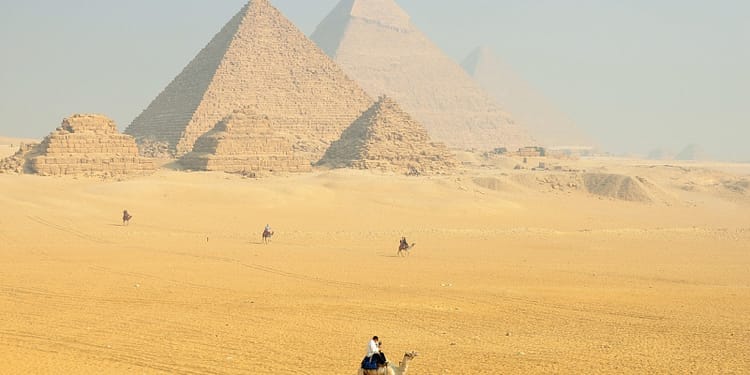 Tu știi care e cea mai înaltă clădire construită vreodată de om, după Piramide? 9 din 10 oameni răspund greșit
