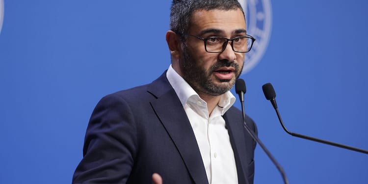 Munca la negru trebuie combătută prin toate mijloacele, spune ministrul Florin Manole. Dar admite că autoritățile nu cunosc cu adevărat amploarea fenomenului