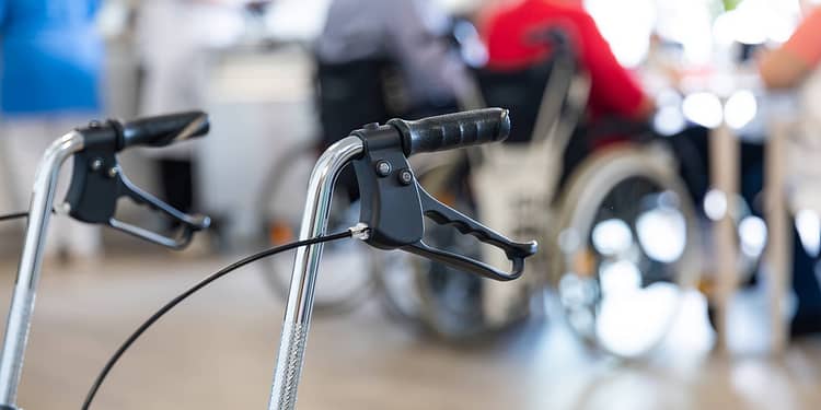 Guvernul revizuiește criteriile de încadrare în grad de handicap. „Am identificat probleme serioase” / Fraude şi nereguli constatate
