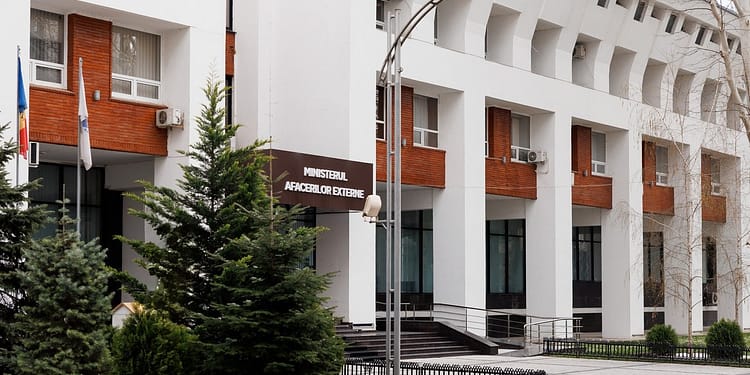 MAE moldovean expulzează un diplomat din Belarus după scandalul de spionaj cu implicarea unui fost șef al SIS