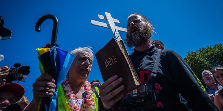 Politicienii din cel puțin 51 de țări au folosit retorica anti-LGBTQ+ în timpul alegerilor / Intensificarea discriminării, mână în mână cu ascensiunea autoritarismului