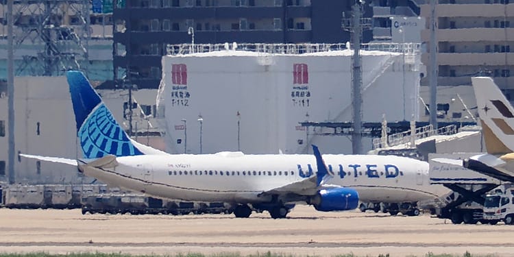 Un avion Boeing 737 a aterizat de urgență în Japonia după ce la bord a fost semnalat un incendiu