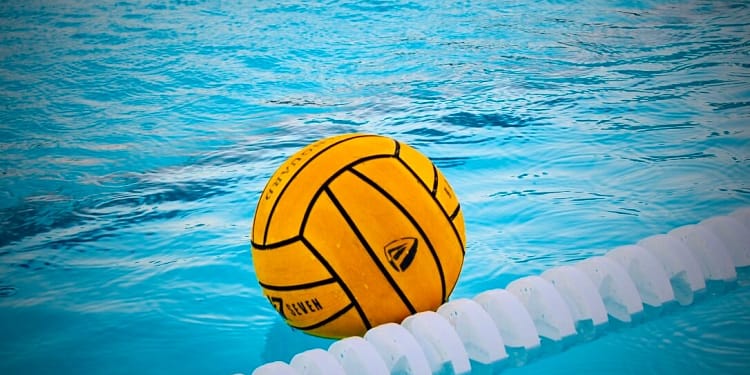 Campioana CSM Oradea, prima finalistă a Cupei României la polo, după semifinala cu deţinătoarea trofeului, Steaua Bucureşti