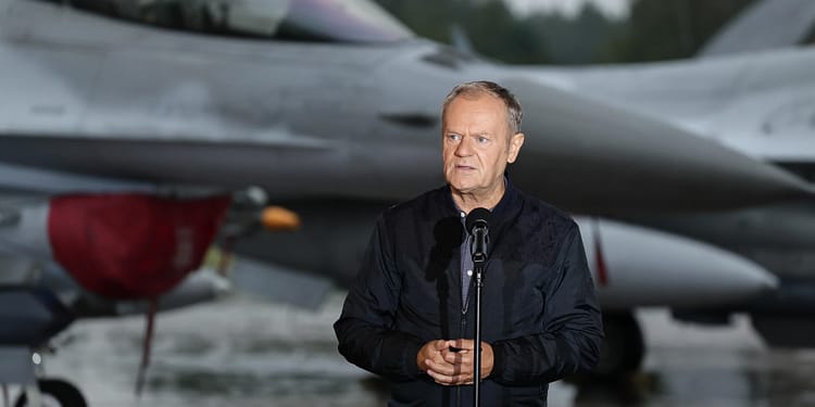 Dronă surprinsă deasupra clădirilor guvernamentale din Varșovia. Anunțul lui Tusk, la doar câteva zile după incursiunea rusească în Polonia