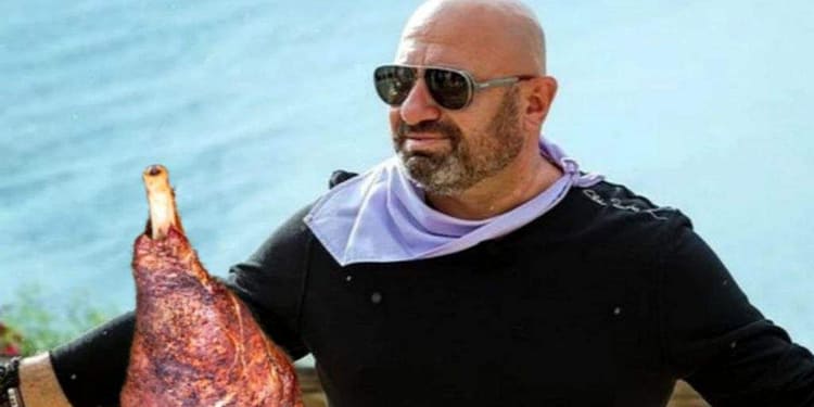 Scărlătescu, prima apariţie publică cu noua iubită, o superbă pulpă de miel de 4 kg