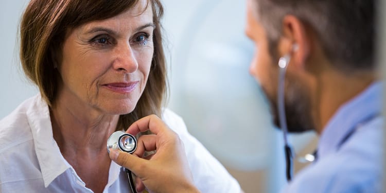 Care e diferența dintre control medical și consult medical