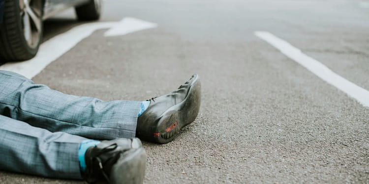 Moarte pe contrasens: beată și fără permis, o șoferiță a ucis un bărbat și a fugit de poliție