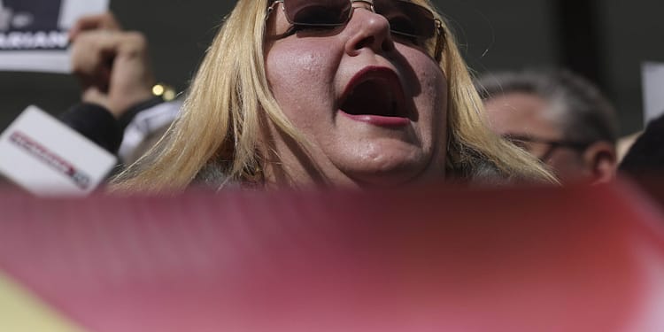 Diana Șoșoacă, chemată marți la Parchetul General. Este acuzată de propagandă legionară, lipsire de libertate și alte infracțiuni / Mesajul transmis de partid