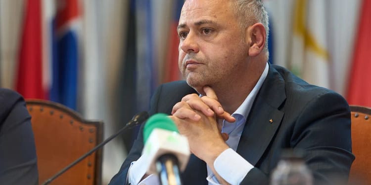 Ministrul Agriculturii revine cu datele, în scandalul generat de declarațiile sale despre avocado: Prezintă datele complete ale importurilor