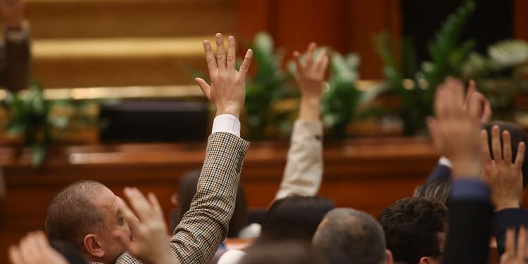 Peste jumătate dintre români ar dori înlocuirea partidelor actuale | Sondaj