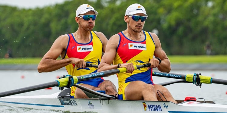 Bărcile României de dublu rame, calificate în finale la Campionatele Mondiale de canotaj, după ce au dominat penultimul act