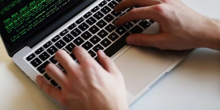 Peste 4.000 de site-uri restricționate în Republica Moldova în urma unui val de atacuri cibernetice