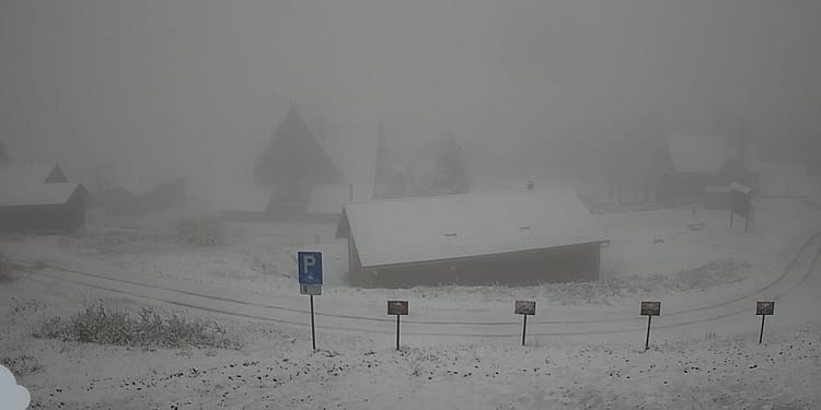 VIDEO. Ninge ca-n povești în câteva localități și zone montane din România