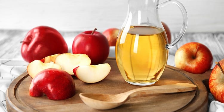 Adio paharului cu oțet de mere pentru slăbit. Ştiința respinge așa-zisul „arzător natural de grăsimi”