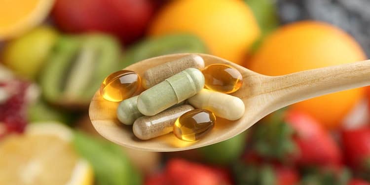 Vitamina banală care elimină un cancer agresiv. Mulți nu o avem în corp