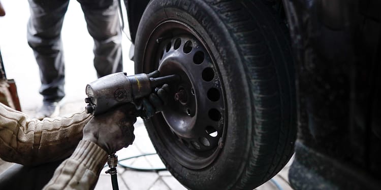 Precizările RAR despre anvelopele „all season”. Când trebuie șoferii să pună pe mașină cauciucurile de iarnă