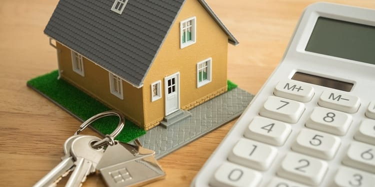 Au început la fel. Apoi unul a moștenit o casă, celălalt o rată. Cum schimbă moștenirea destine egale