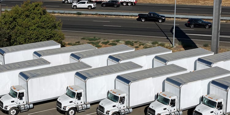 Trump vizează „concurența externă neloială”: O nouă taxă vamală, de 25%, a fost impusă de la 1 noiembrie