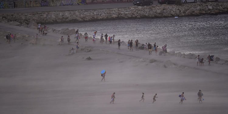 „Să-și facă provizii de apă și alimente pentru 48 de ore”. Avertisment pentru constănțeni, din cauza furtunilor care încep marți seară