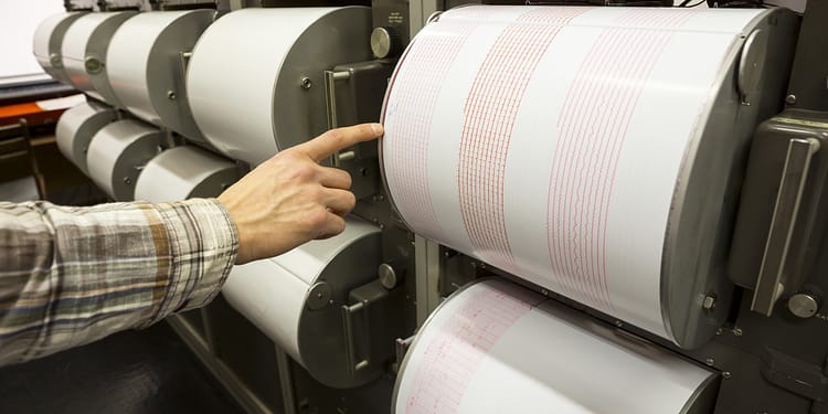 Cutremur în județul Brașov, la adâncimea de 5 kilometri. Seismul, urmat de o replică după aproape două minute