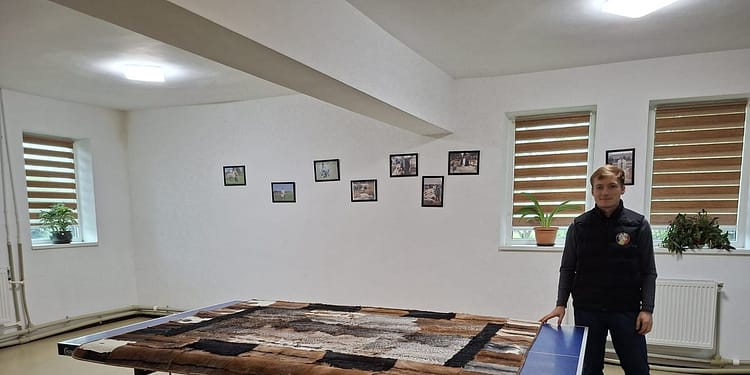 Oierii moldoveni cuceresc moda de lux: bijuterii vestimentare din pielicele unicat, favoritele lui Ceaușescu și prețurile lor impresionante