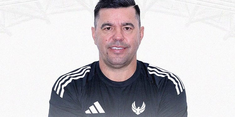 Cosmin Contra, prezentat la noua echipă! La ultimul club a rezistat trei săptămâni