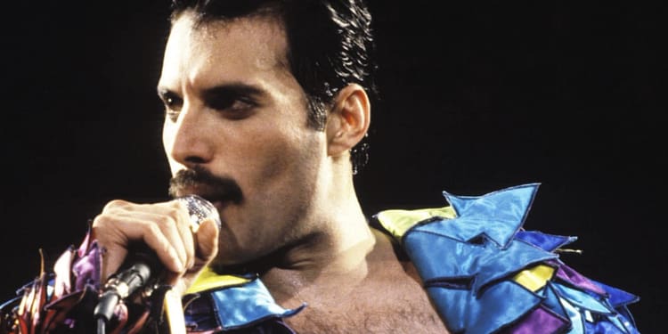 Veste extraordinară pentru fanii lui Freddie Mercury: ce vor avea ocazia să vadă cît de curând