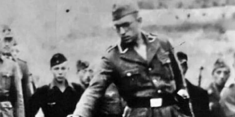 Descoperire tulburătoare: s-a aflat cine este soldatul SS din cea mai cutremurătoare imaginie a Holocaustului