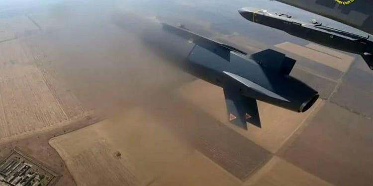 Atac „combinat masiv”, cu rachete Storm Shadow, revendicat de Kiev. Ținta lovită, o „facilitate-cheie” a complexului militar-industrial al Rusiei