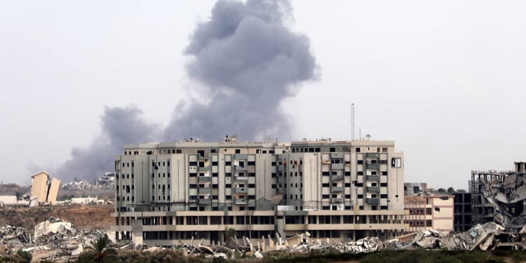 Armata israeliană anunță că a lansat un atac „ţintit” în centrul Fâşiei Gaza. Cine a fost vizat