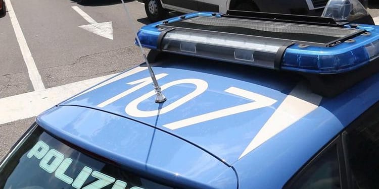 Un român care a furat două perechi de șosete în Italia, condamnat la închisoare. „Mi-a fost frig”