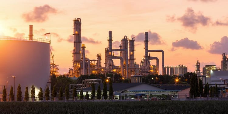 Cât timp i-ar trebui României să rezolve problema Lukoil. Analiza lui Chirieac