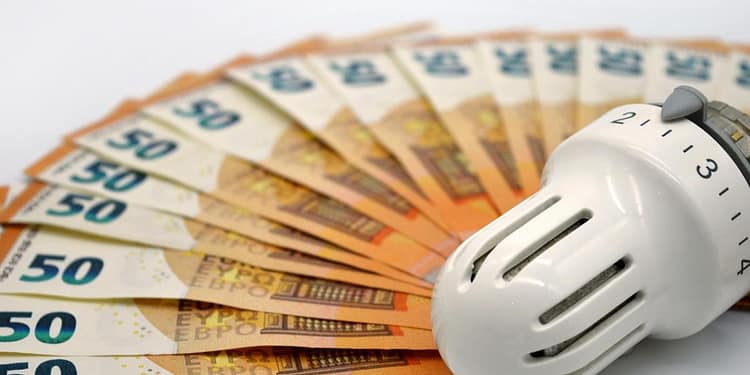 Nouă înșelătorie în România: Facturi false la energie, gaze, apă sau Internet